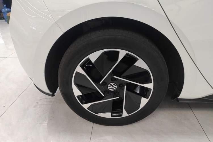 Used Volkswagen ID.3 2024 Outstanding Edition Right Rear Wheel Hub
