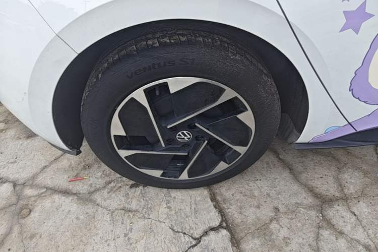 Used Volkswagen ID.3 2024 Outstanding Edition Right Rear Wheel Hub