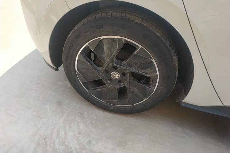Used Volkswagen ID.3 2024 Intelligent Edition Right Rear Wheel Hub