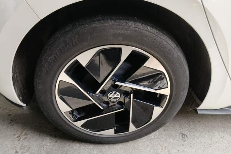 Used Volkswagen ID.3 2024 Intelligent Edition Right Rear Wheel Hub