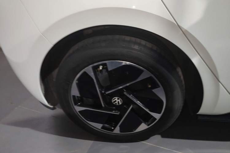 Used Volkswagen ID.3 2024 Pure & Smart Edition Right Rear Wheel Hub