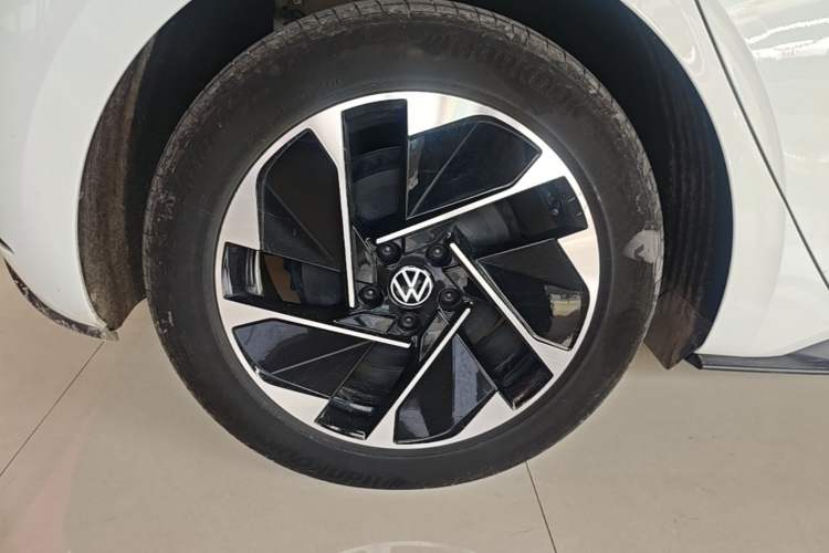Used Volkswagen ID.3 2024 Pure & Smart Edition Right Rear Wheel Hub