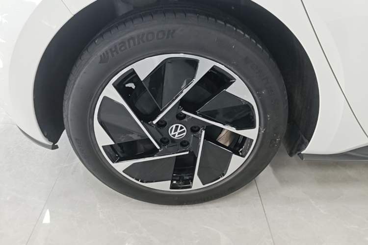Used Volkswagen ID.3 2024 Outstanding Edition Right Rear Wheel Hub