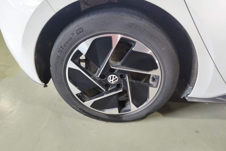 Used Volkswagen ID.3 2024 Pure & Smart Edition Right Rear Wheel Hub