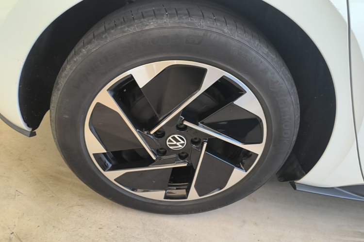 Used Volkswagen ID.3 2024 Outstanding Edition Right Rear Wheel Hub