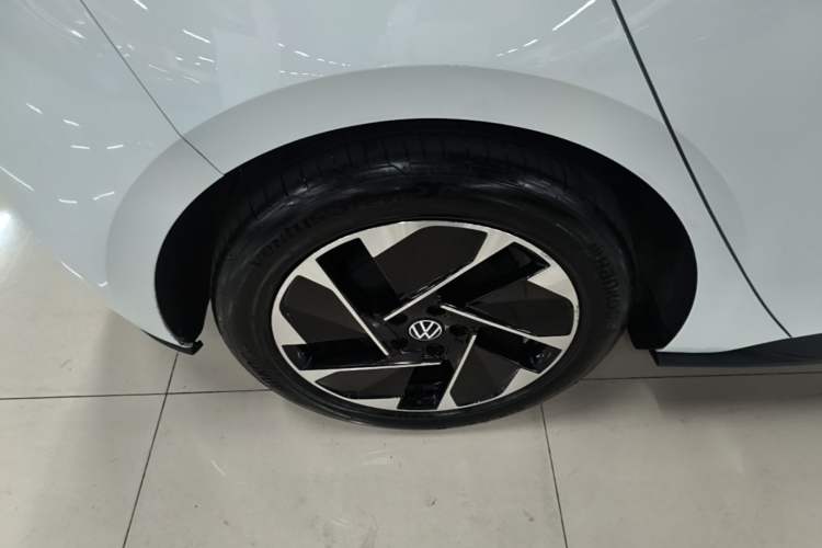 Used Volkswagen ID.3 2024 Outstanding Edition Right Rear Wheel Hub