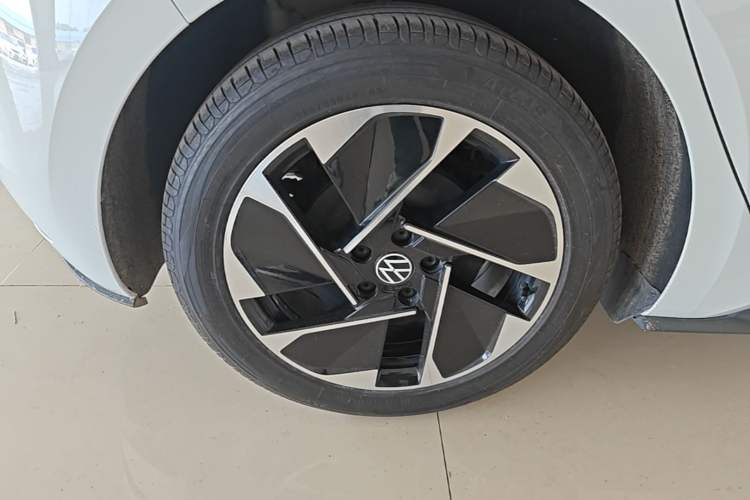 Used Volkswagen ID.3 2024 Pure & Smart Edition Right Rear Wheel Hub