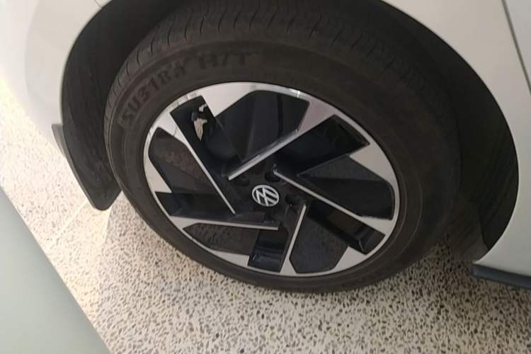 Used Volkswagen ID.3 2024 Outstanding Edition Right Rear Wheel Hub