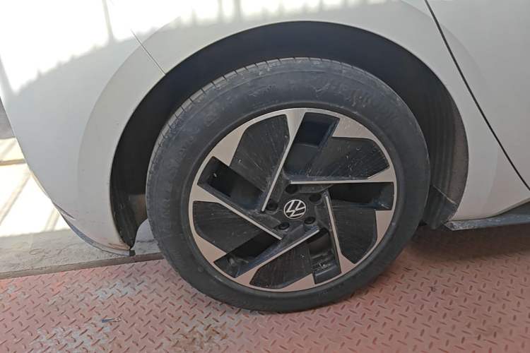 Used Volkswagen ID.3 2024 Pure & Smart Edition Right Rear Wheel Hub