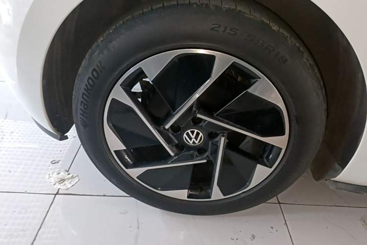 Used Volkswagen ID.3 2024 Pure & Smart Edition Right Rear Wheel Hub
