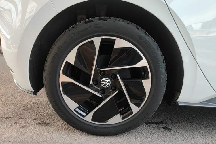Used Volkswagen ID.3 2024 Pure & Smart Edition Right Rear Wheel Hub