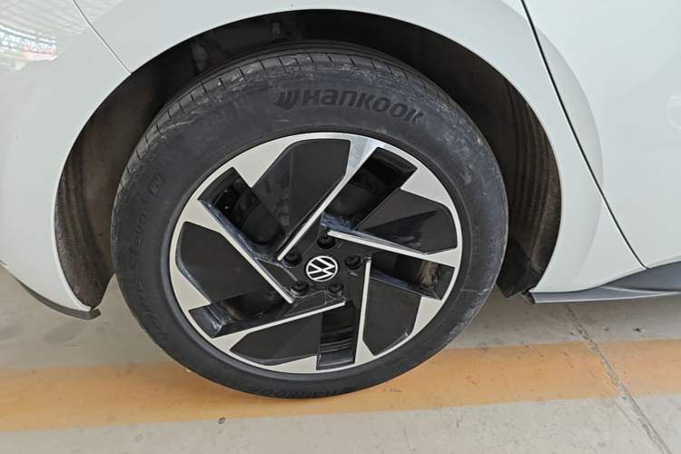 Used Volkswagen ID.3 2024 Pure & Smart Edition Right Rear Wheel Hub