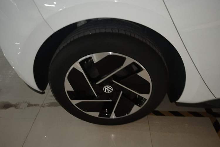 Used Volkswagen ID.3 2024 Outstanding Edition Right Rear Wheel Hub