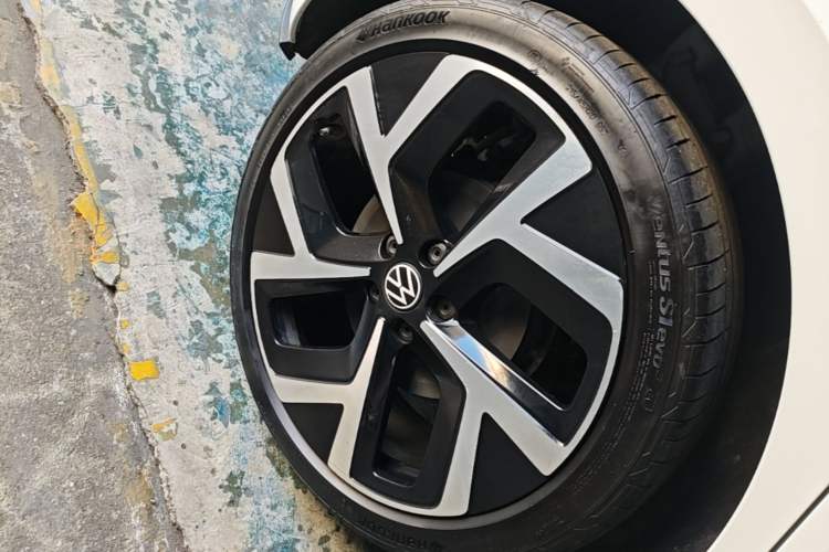 Used Volkswagen ID.3 2024 Pure & Smart Edition Right Rear Wheel Hub