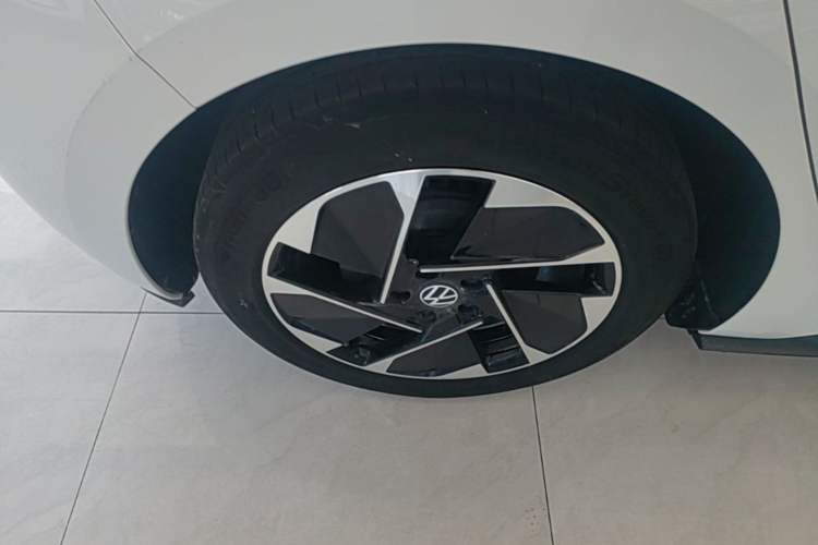 Used Volkswagen ID.3 2024 Outstanding Edition Right Rear Wheel Hub