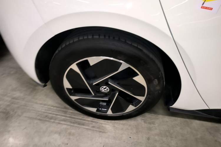 Used Volkswagen ID.3 2024 Pure & Smart Edition Right Rear Wheel Hub