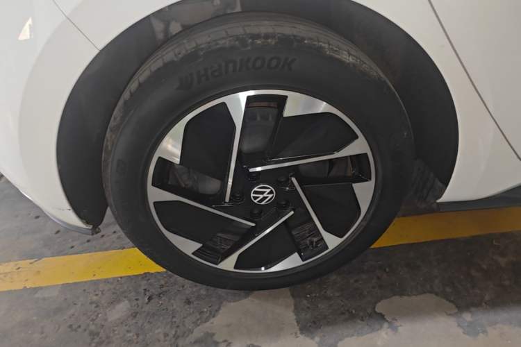 Used Volkswagen ID.3 2024 Outstanding Edition Right Rear Wheel Hub