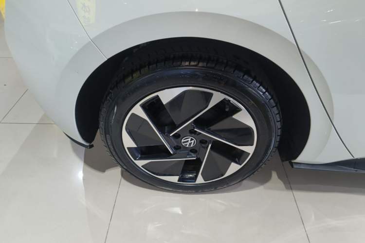 Used Volkswagen ID.3 2024 Outstanding Edition Right Rear Wheel Hub