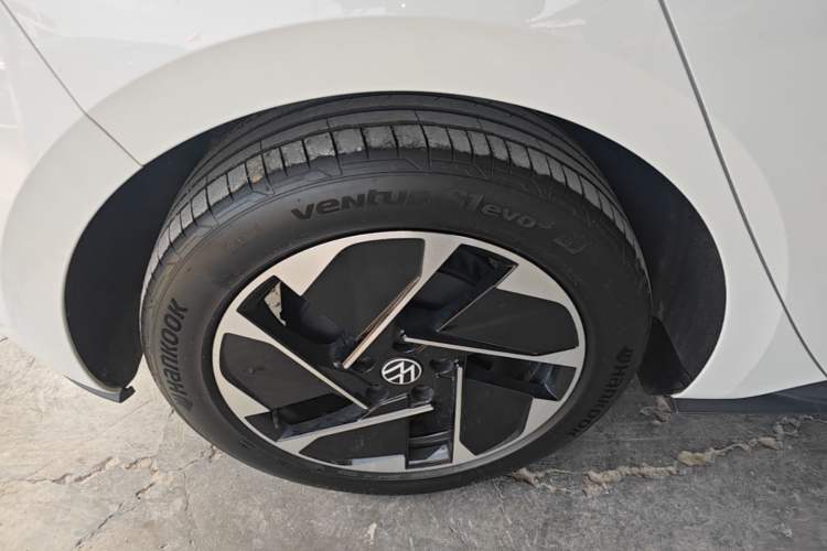 Used Volkswagen ID.3 2024 Outstanding Edition Right Rear Wheel Hub