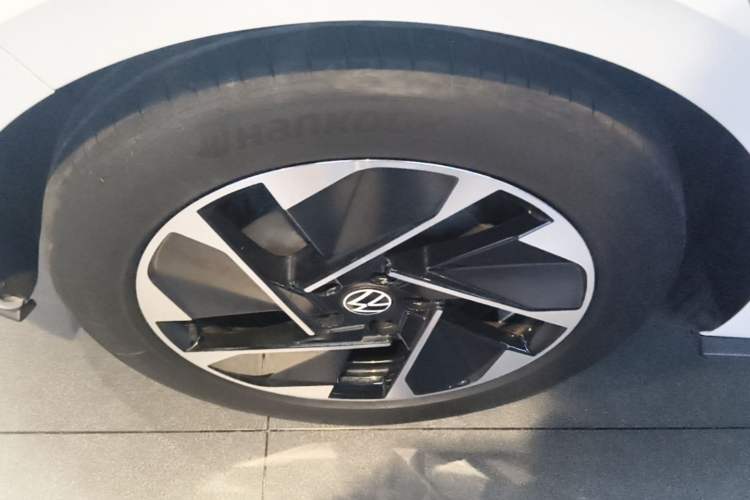 Used Volkswagen ID.3 2024 Outstanding Edition Right Rear Wheel Hub