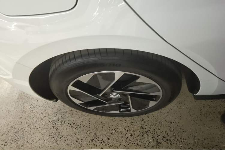 Used Volkswagen ID.3 2024 Outstanding Edition Right Rear Wheel Hub