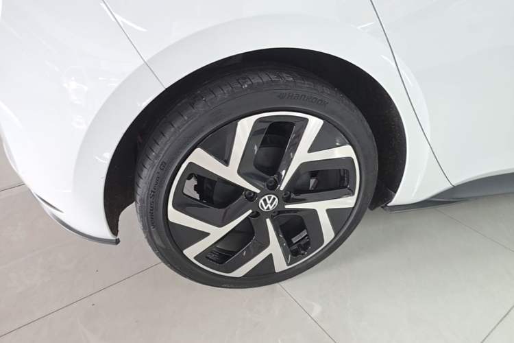 Used Volkswagen ID.3 2024 Outstanding Edition Right Rear Wheel Hub