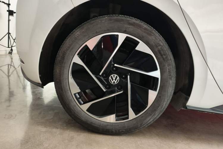 Used Volkswagen ID.3 2024 Pure & Smart Edition Right Rear Wheel Hub