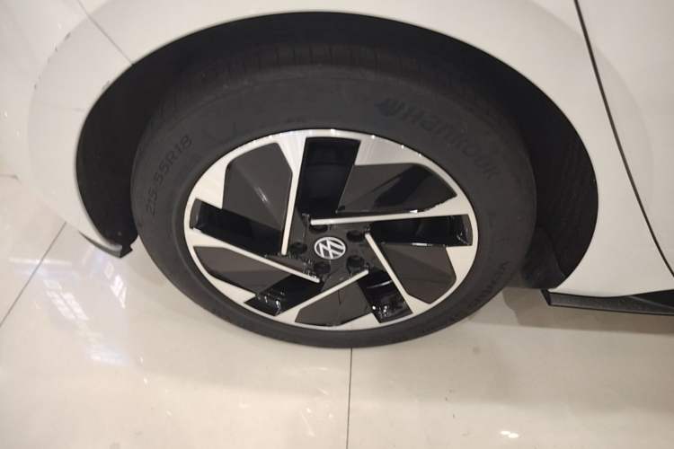 Used Volkswagen ID.3 2024 Outstanding Edition Right Rear Wheel Hub