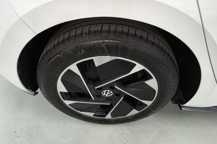 Used Volkswagen ID.3 2024 Outstanding Edition Right Rear Wheel Hub