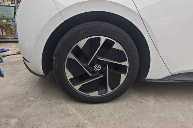 Used Volkswagen ID.3 2024 Pure & Smart Edition Right Rear Wheel Hub