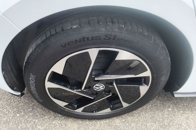 Used Volkswagen ID.3 2024 Outstanding Edition Right Rear Wheel Hub