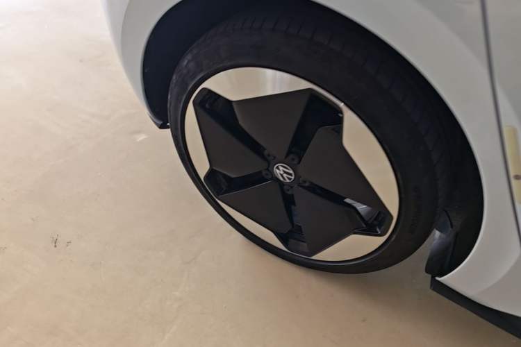 Used Volkswagen ID.3 2024 Pure & Smart Edition Right Rear Wheel Hub