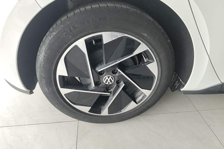 Used Volkswagen ID.3 2024 Outstanding Edition Right Rear Wheel Hub