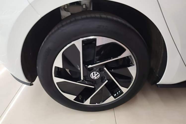 Used Volkswagen ID.3 2024 Intelligent Edition Right Rear Wheel Hub