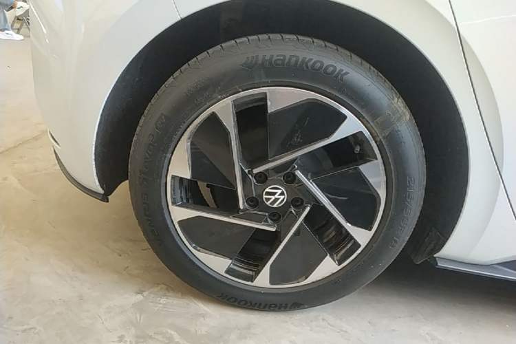 Used Volkswagen ID.3 2024 Outstanding Edition Right Rear Wheel Hub