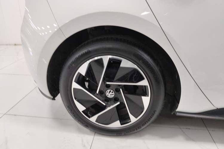 Used Volkswagen ID.3 2024 Outstanding Edition Right Rear Wheel Hub
