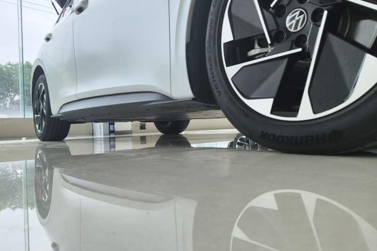 Used Volkswagen ID.3 2024 Outstanding Edition Right Side Sill
