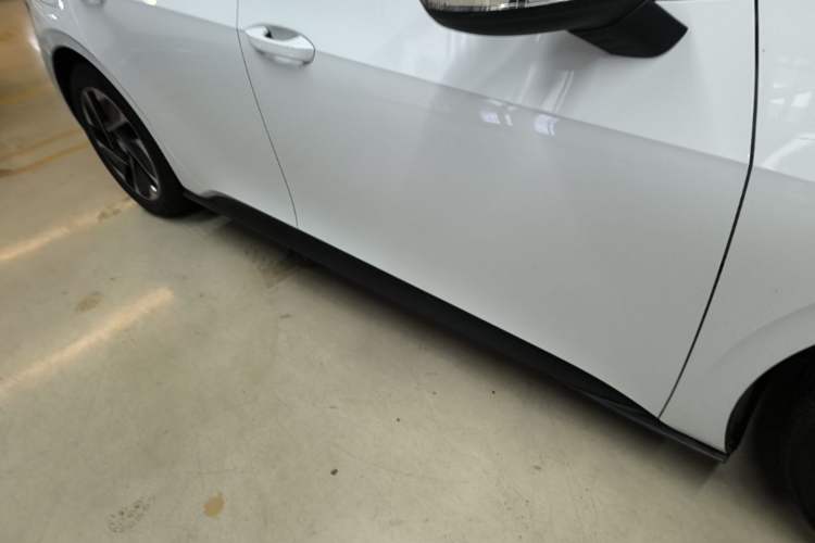 Used Volkswagen ID.3 2024 Outstanding Edition Right Side Sill