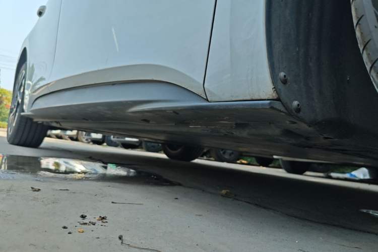 Used Volkswagen ID.3 2024 Outstanding Edition Right Side Sill