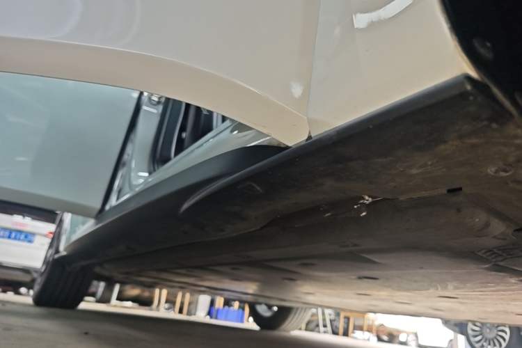 Used Volkswagen ID.3 2024 Pure & Smart Edition Right Side Sill