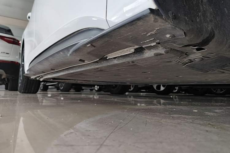 Used Volkswagen ID.3 2024 Outstanding Edition Right Side Sill