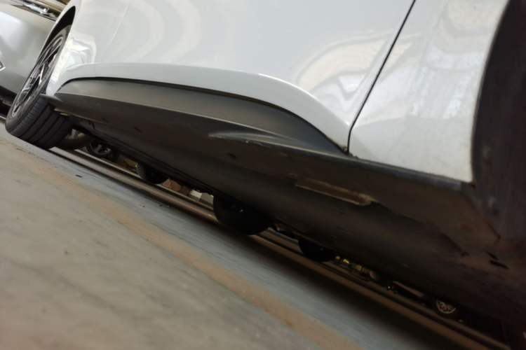 Used Volkswagen ID.3 2024 Outstanding Edition Right Side Sill