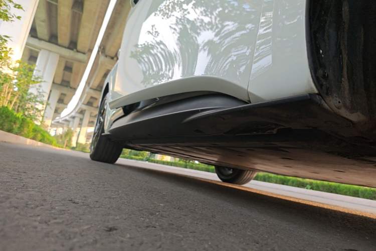 Used Volkswagen ID.3 2024 Outstanding Edition Right Side Sill
