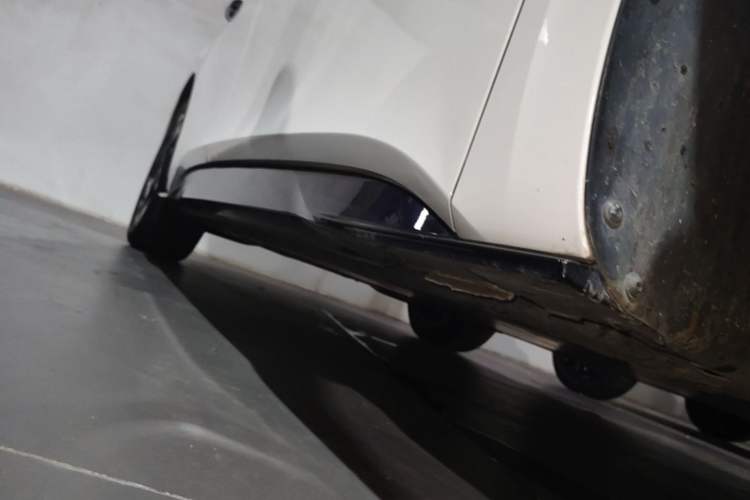 Used Volkswagen ID.3 2024 Pure & Smart Edition Right Side Sill