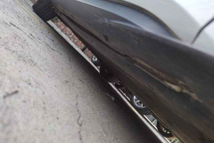 Used Volkswagen ID.3 2024 Outstanding Edition Right Side Sill