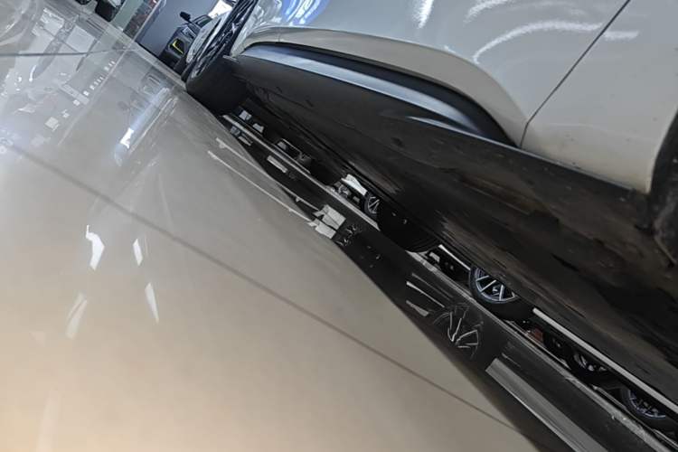 Used Volkswagen ID.3 2024 Outstanding Edition Right Side Sill