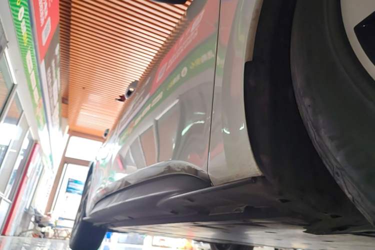 Used Volkswagen ID.3 2024 Outstanding Edition Right Side Sill