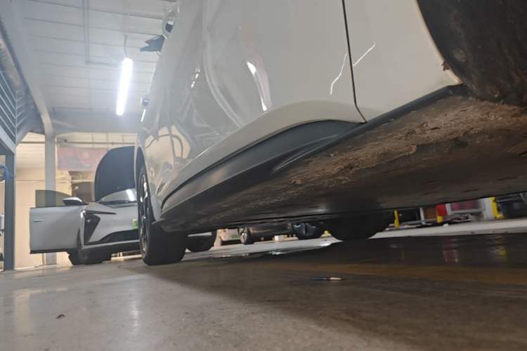 Used Volkswagen ID.3 2024 Outstanding Edition Right Side Sill