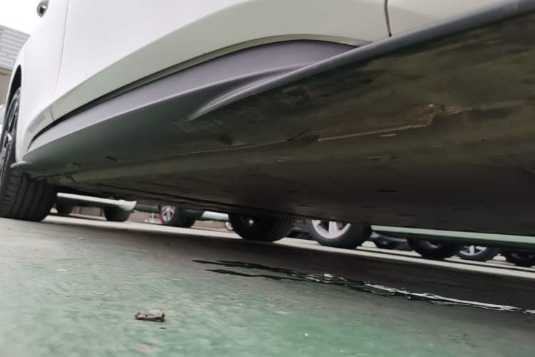 Used Volkswagen ID.3 2024 Outstanding Edition Right Side Sill