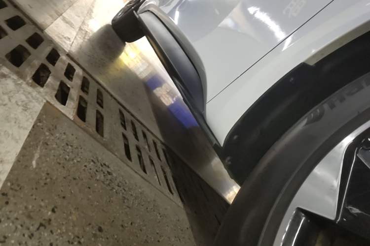 Used Volkswagen ID.3 2024 Outstanding Edition Right Side Sill